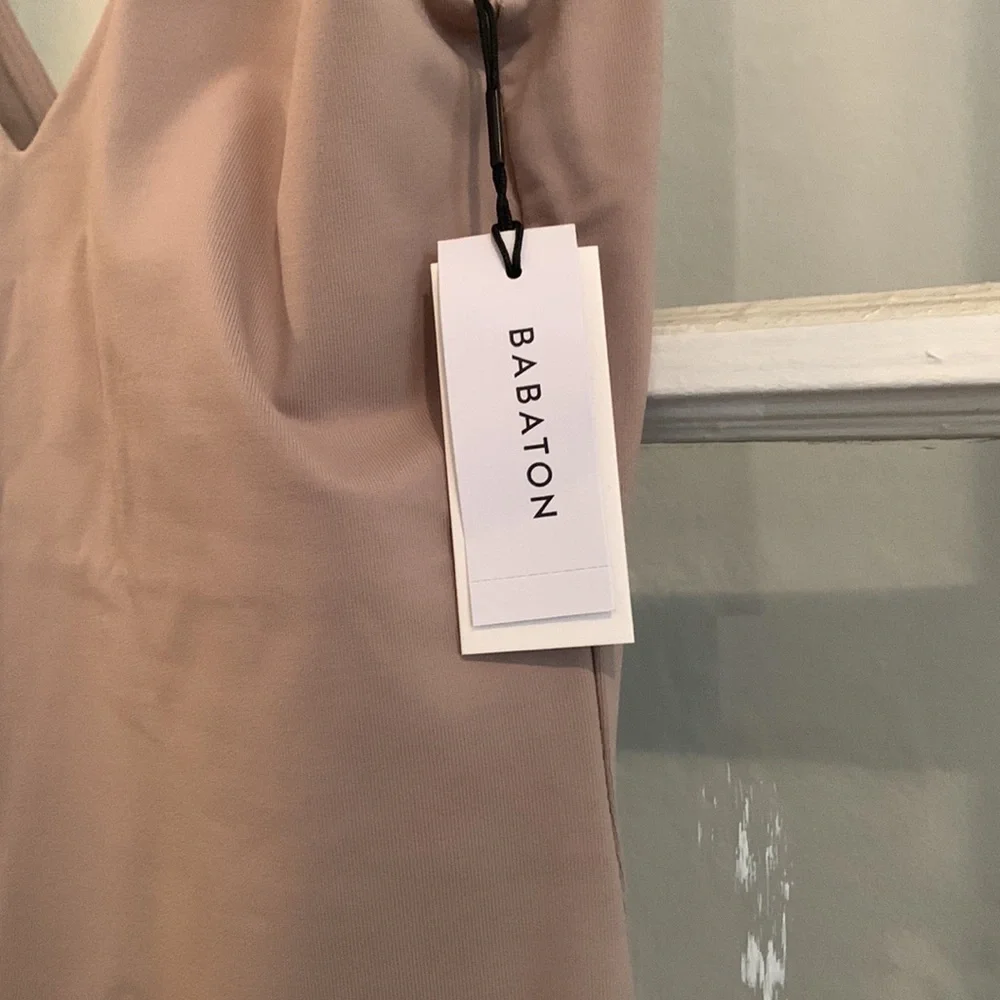 NWOT Aritzia Babaton deep v neck taupe body suite - medium - Picture 2 of 7